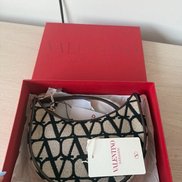 NWT Valentino Garavani VLogo Mini Shoulder Bag Gold Chain-link Leather Strap - Picture 4 of 12